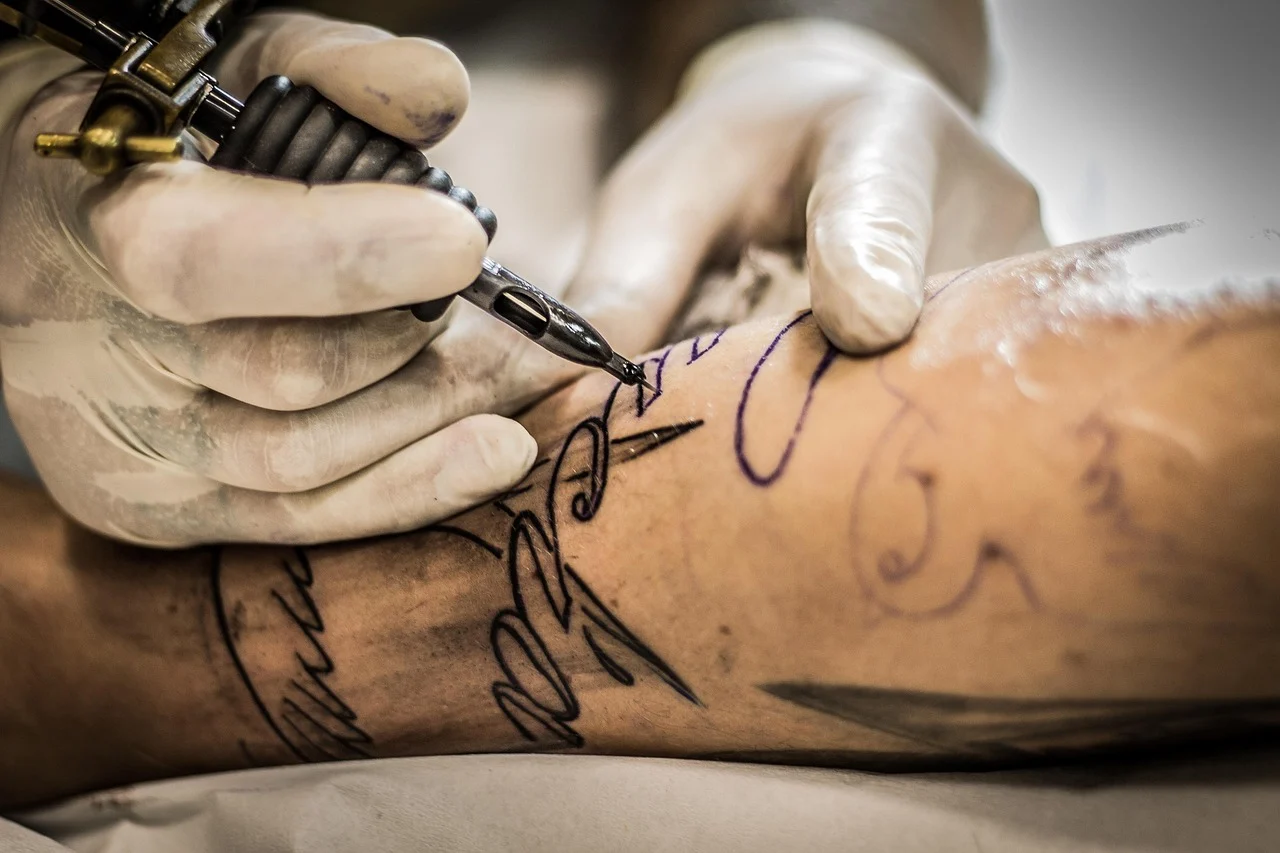 tatuaje pe deget semnificatie