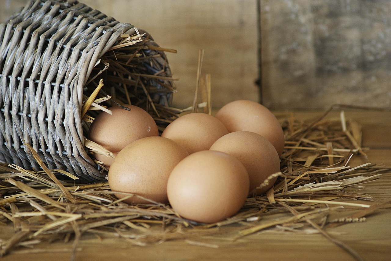 ce inseamna cand visezi oua crude